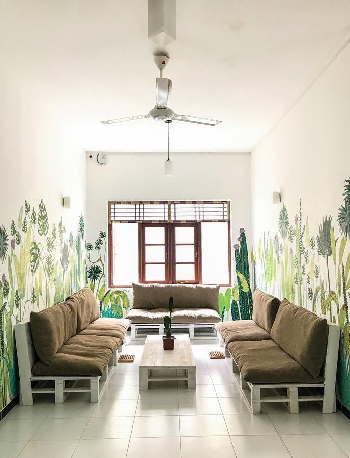 Bed & Bicycle Hostel Dehiwala-Mount Lavinia Eksteriør bilde
