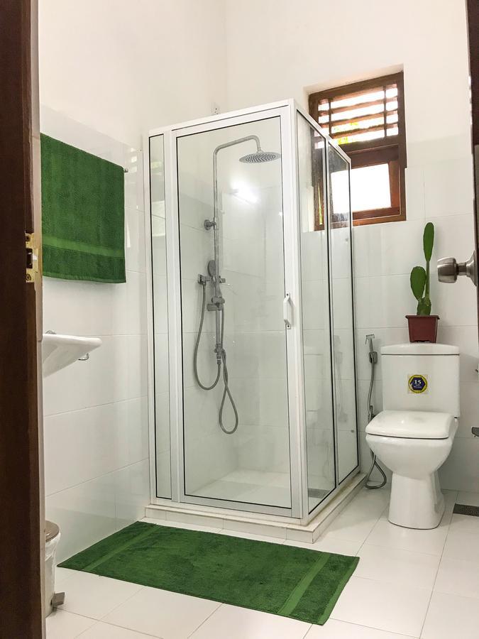 Bed & Bicycle Hostel Dehiwala-Mount Lavinia Eksteriør bilde
