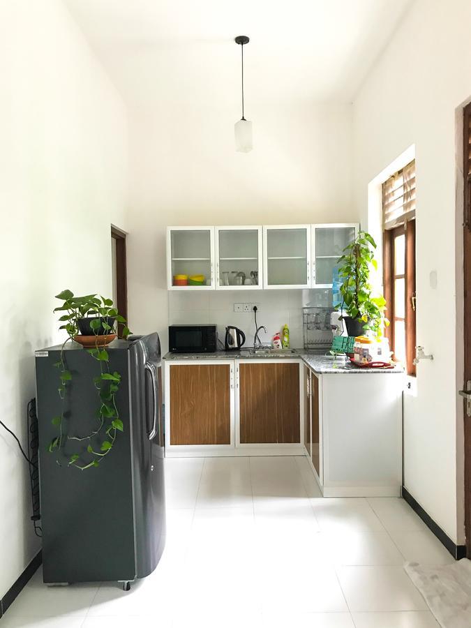 Bed & Bicycle Hostel Dehiwala-Mount Lavinia Eksteriør bilde