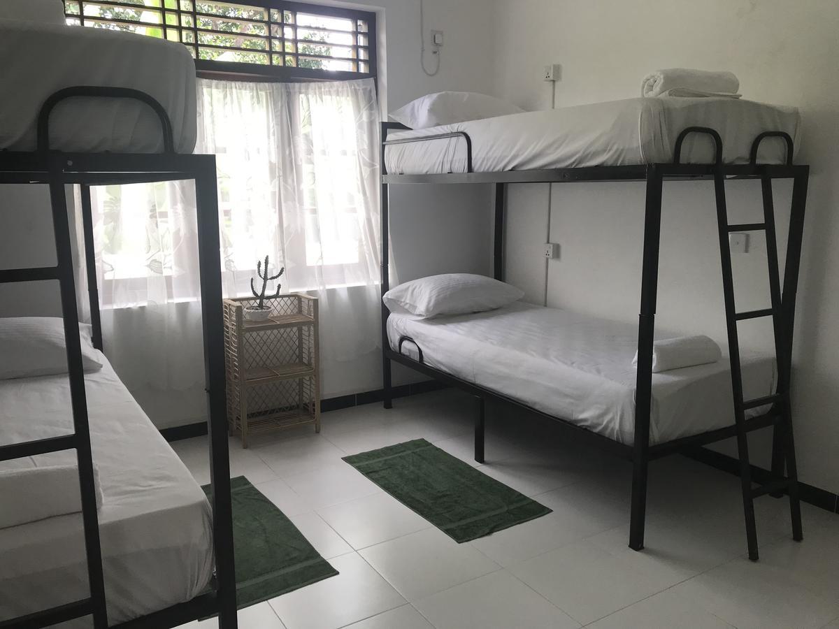 Bed & Bicycle Hostel Dehiwala-Mount Lavinia Eksteriør bilde