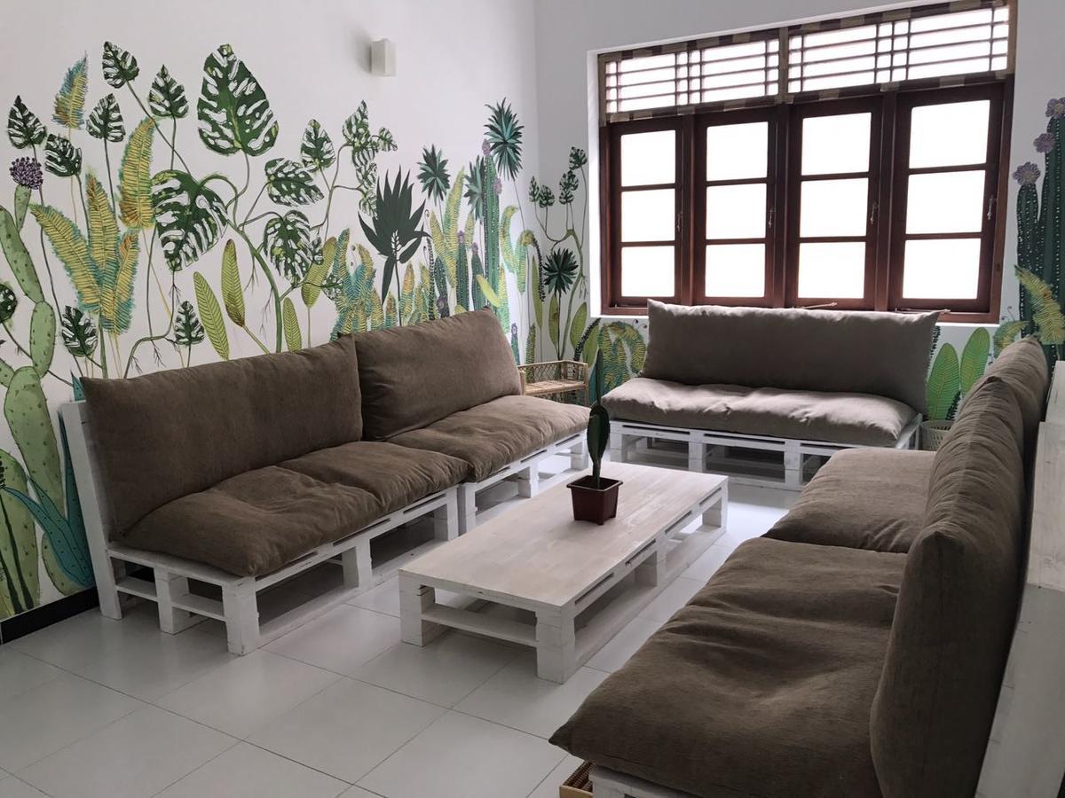 Bed & Bicycle Hostel Dehiwala-Mount Lavinia Eksteriør bilde