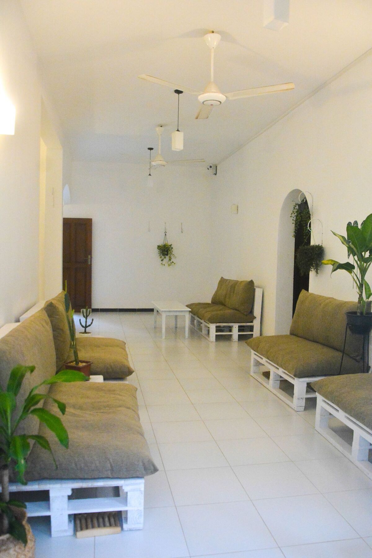 Bed & Bicycle Hostel Dehiwala-Mount Lavinia Eksteriør bilde